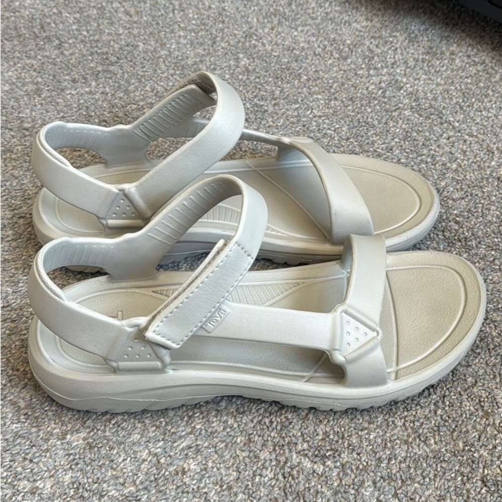 Men’s Teva Size 13